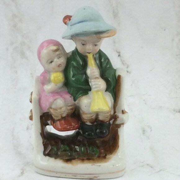 Vintage Occupied Japan Boy Girl on Fence Figurine Porcelain Horn - Picture 1 of 12